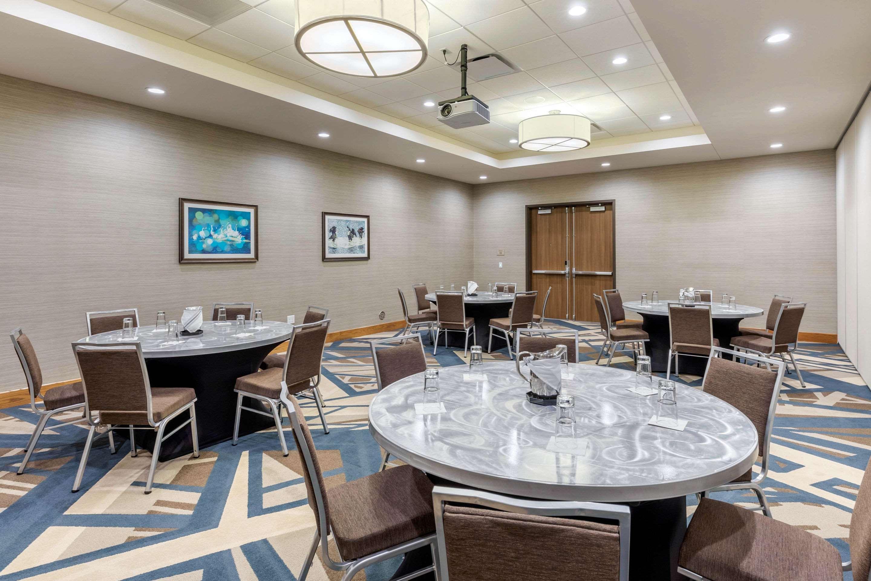 Cambria Davenport Quad Cities Hotel 4*