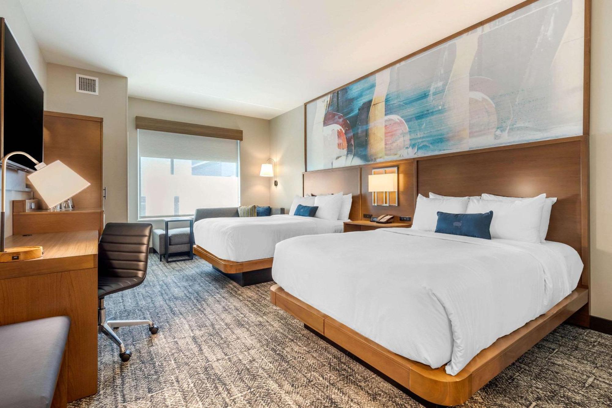 Hotel Cambria Davenport Quad Cities 4*